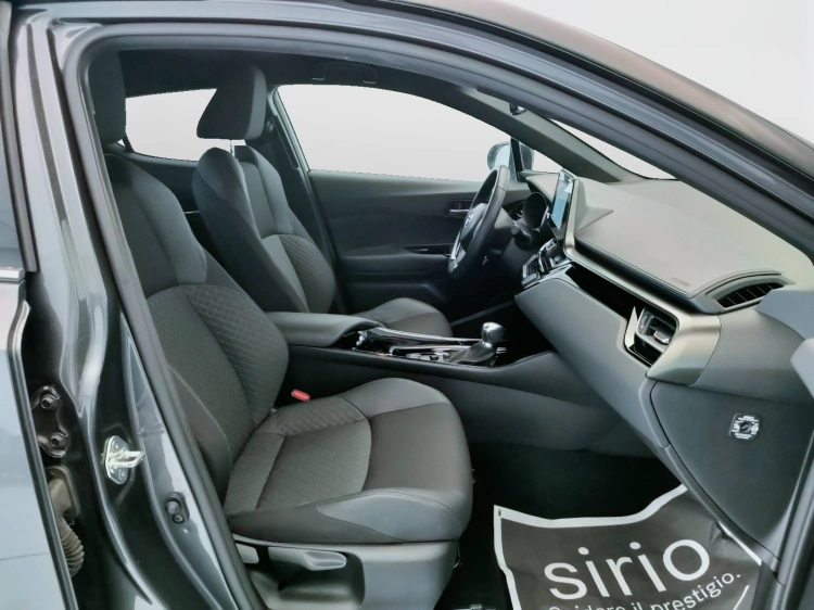 12 - Toyota C-HR C-HR 2.0h Trend e-cvt