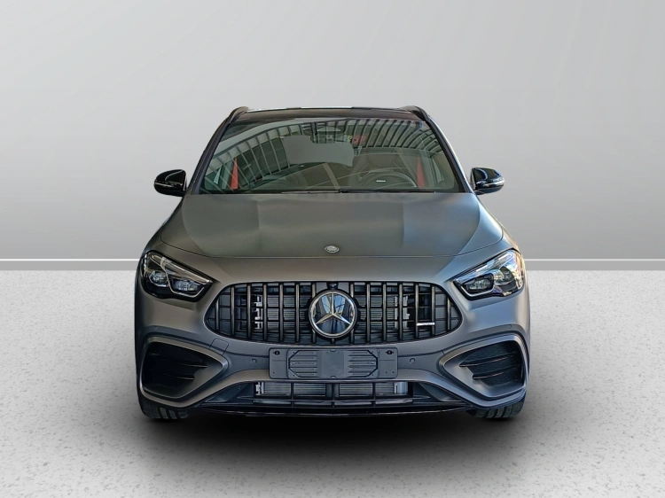 2 - Mercedes AMG GLA Mercedes-AMG GLA 35 4MATIC