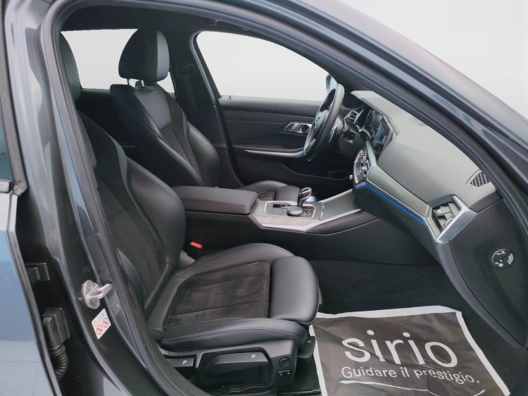 11 - BMW Serie 3 320d Touring mhev 48V Msport auto