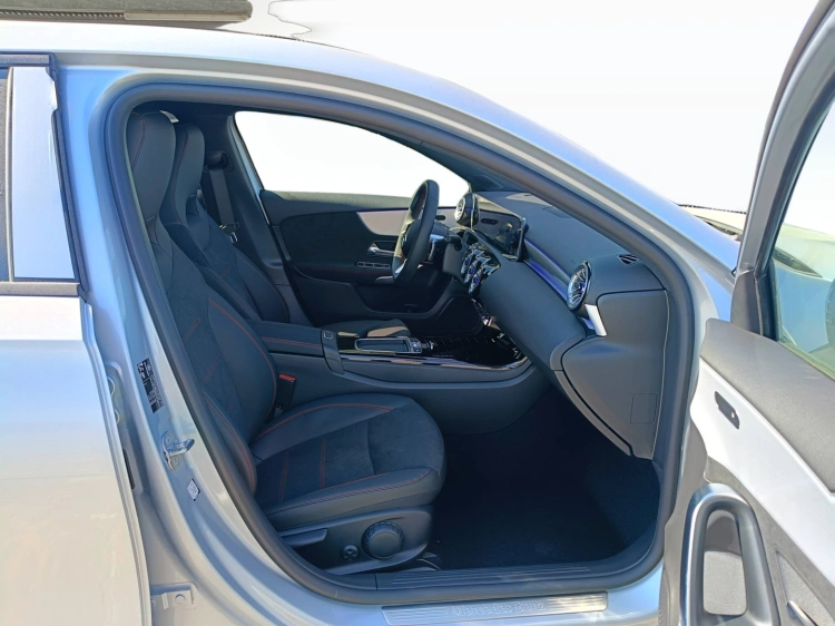 10 - Mercedes-Benz Classe A 200 d Automatic