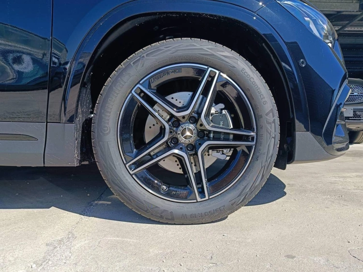 6 - Mercedes-Benz GLA 200 d Automatic 4MATIC