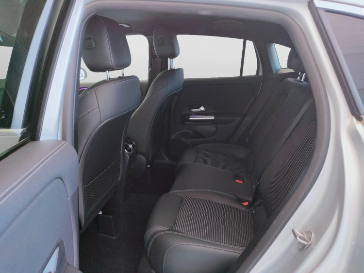 15 - Mercedes-Benz GLA 200 d Sport Plus auto