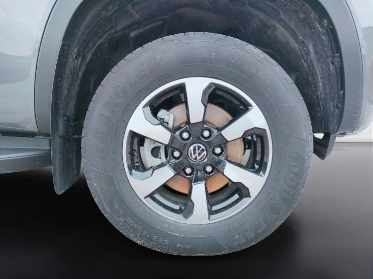 8 - Volkswagen Amarok Amarok 2.0 tdi Life 4motion auto