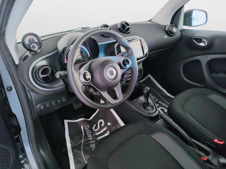 14 - smart fortwo Fortwo eq Passion 22kW