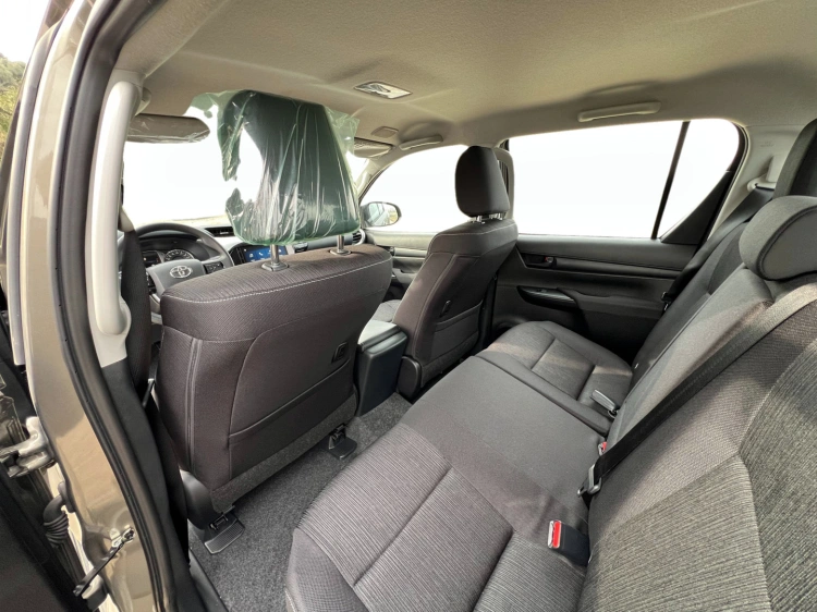 16 - Toyota Professional HI LUX 4X2 - 4X4 HILUX 2.4D A DC 4WD CMF MY24