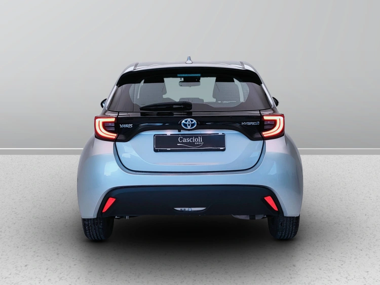 4 - Toyota Yaris Yaris 1.5h Trend