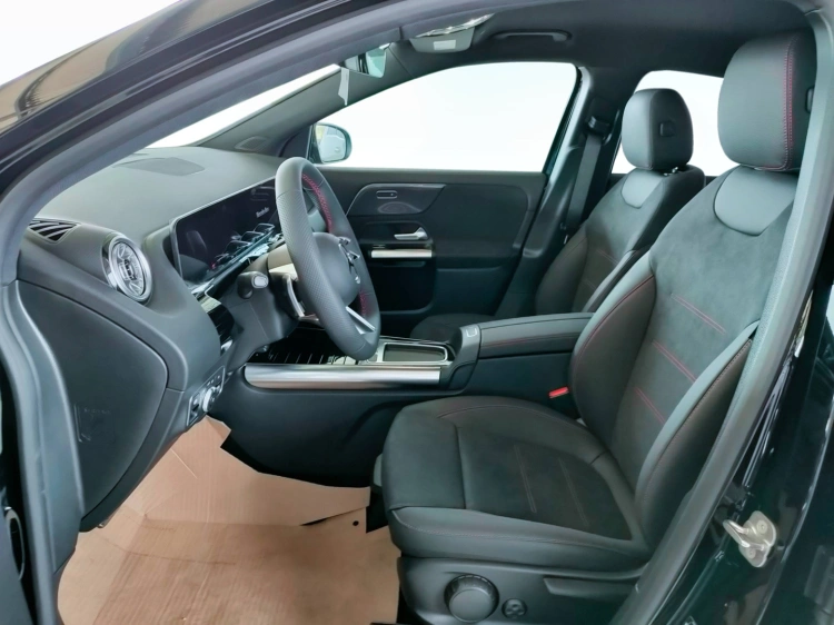 8 - Mercedes-Benz GLA 200 d automatic