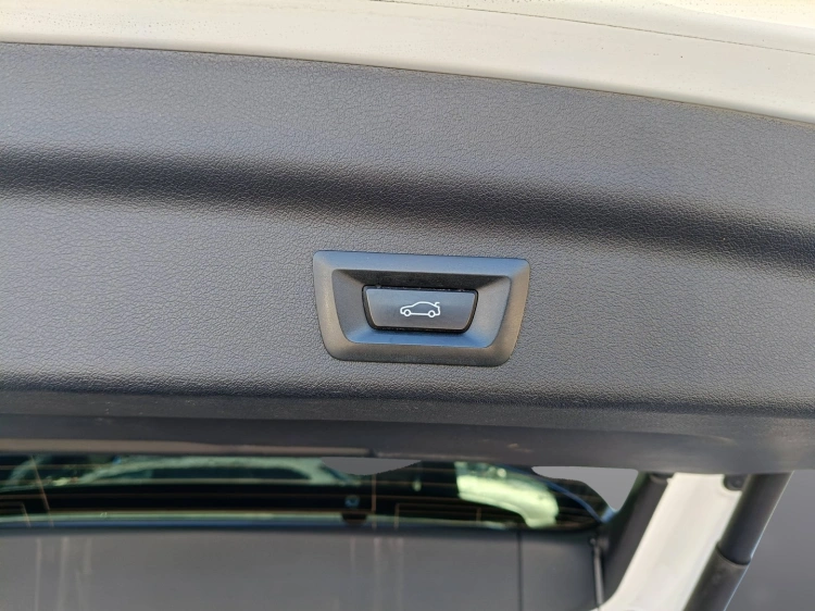 18 - BMW X1 X1 sdrive18d X-Line auto