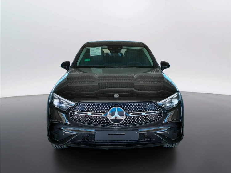 2 - Mercedes-Benz GLC 300 de 4Matic Plug-in Hybrid Coupe