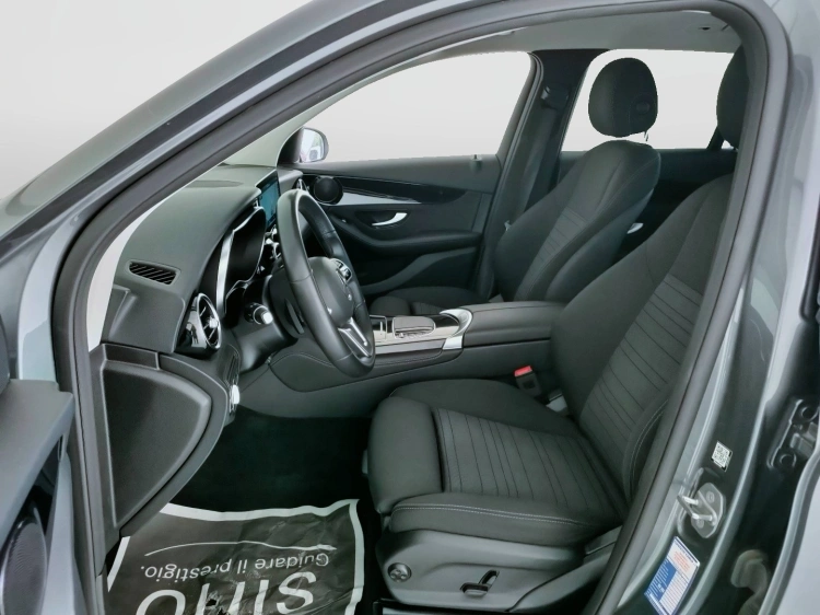 16 - Mercedes-Benz GLC 220 d Sport 4matic auto