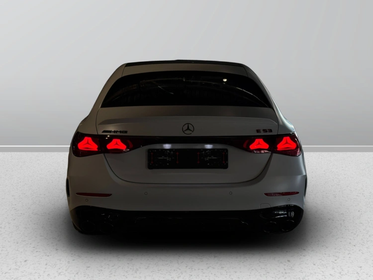 10 - Mercedes-Benz Classe E 53 Hybrid 4MATIC+