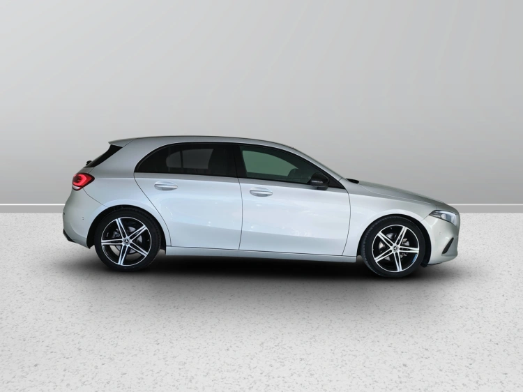 7 - Mercedes-Benz Classe A 180 d Sport auto