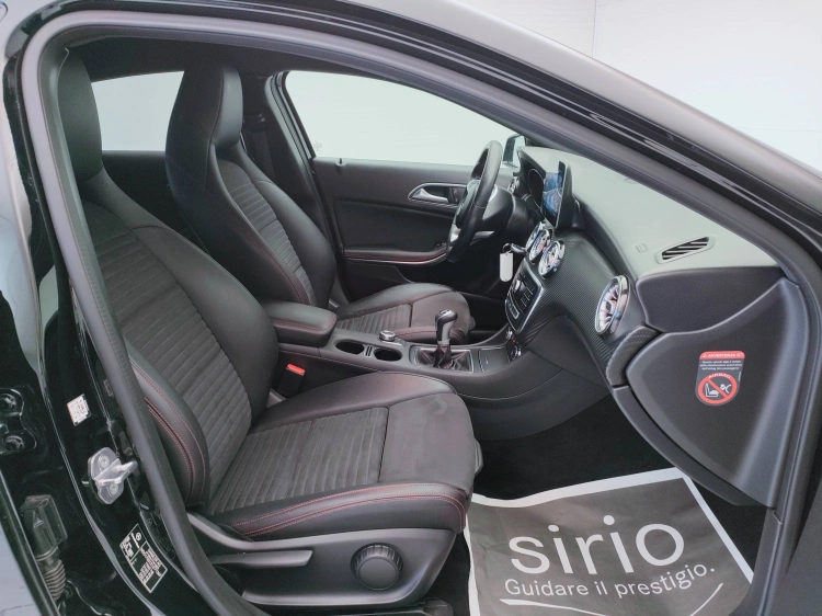 13 - Mercedes-Benz Classe A 180 d Premium my16