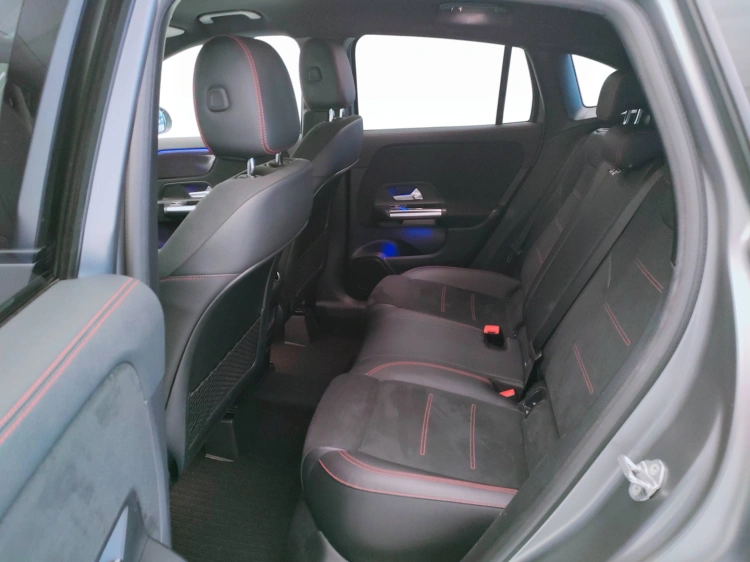 10 - Mercedes-Benz GLA 200 d Premium auto