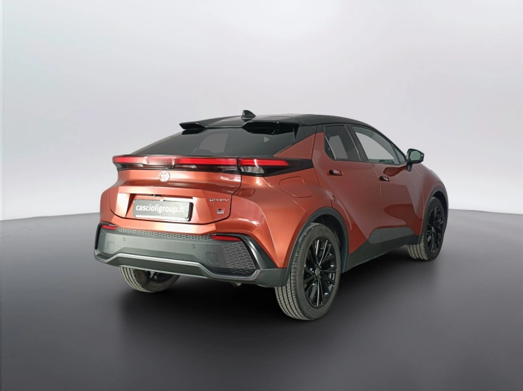 4 - Toyota C-HR C-HR 2.0 phev GR Sport fwd e-cvt