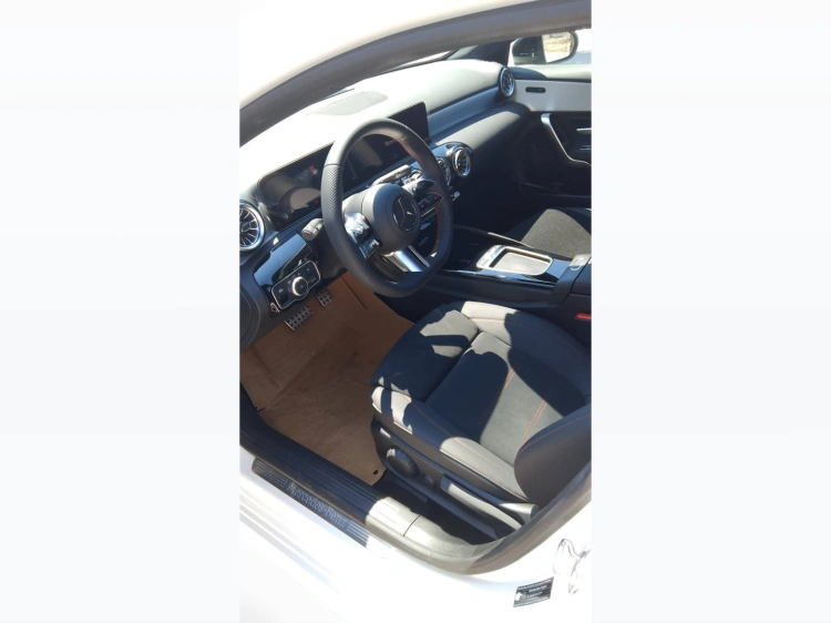 7 - Mercedes-Benz Classe A 180 d Automatic