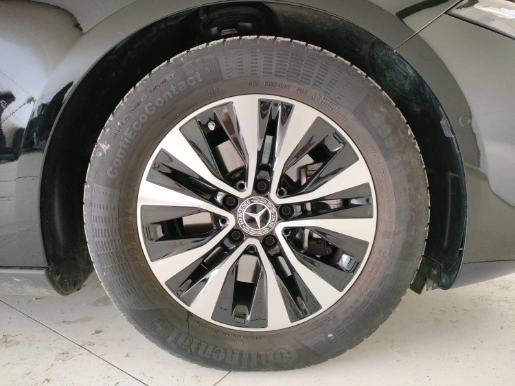 8 - Mercedes-Benz Classe A 180 d Advanced auto