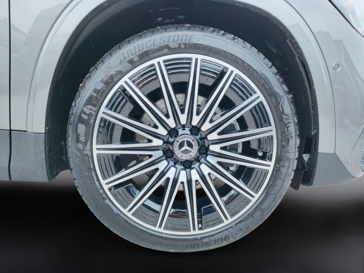 7 - Mercedes-Benz GLA 200 d automatic