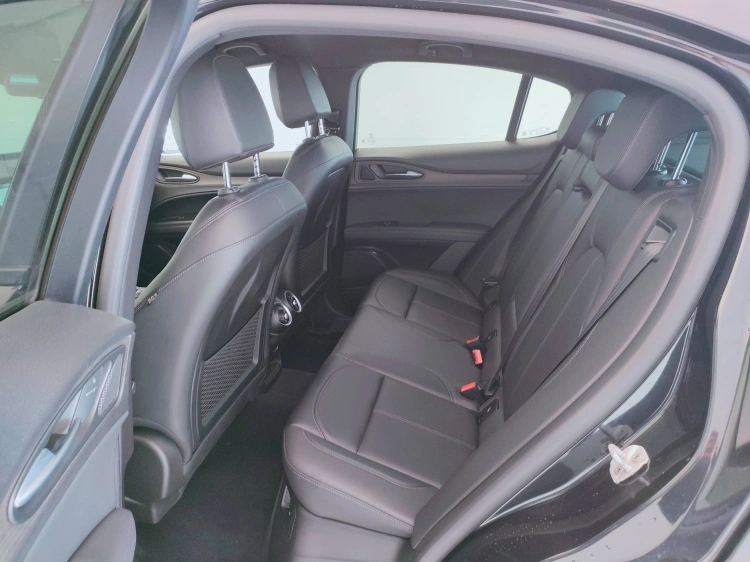 12 - Alfa romeo Stelvio Stelvio 2.2 t Ti rwd 160cv auto