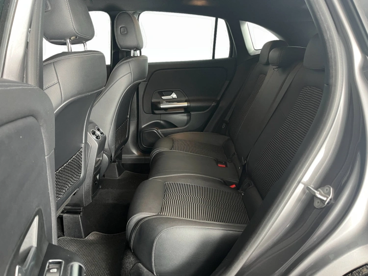 9 - Mercedes-Benz GLA 200 d Sport Plus auto