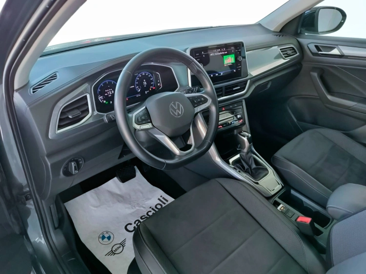 11 - Volkswagen T T-Roc 1.5 tsi Life dsg