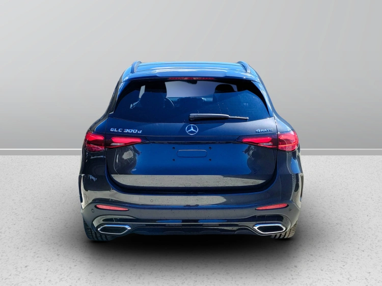 4 - Mercedes-Benz GLC 300 d 4MATIC