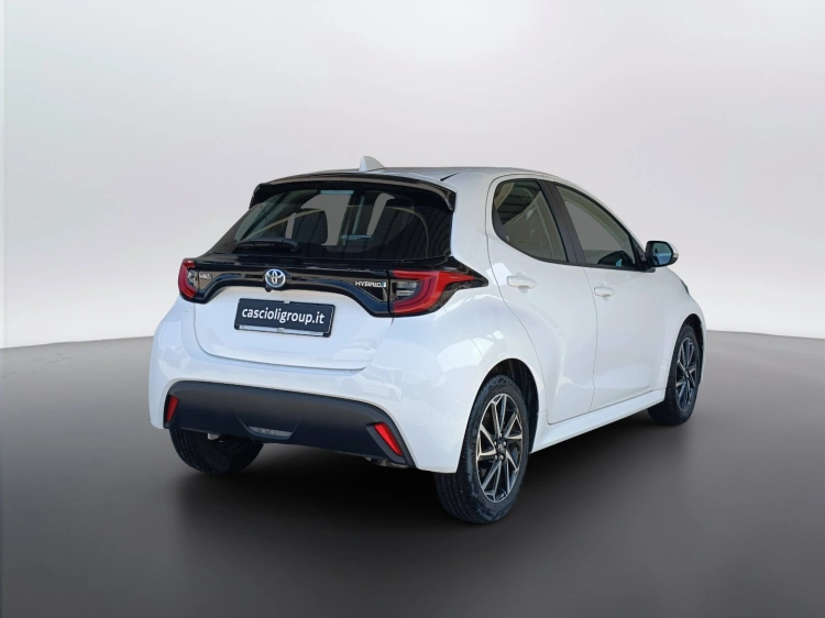 4 - Toyota Yaris Yaris 1.5h Trend