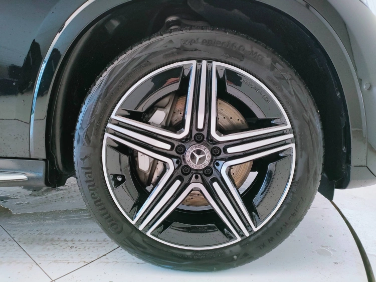 8 - Mercedes-Benz GLC 220 d AMG Line Premium Plus 4matic auto