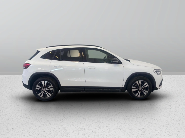 7 - Mercedes-Benz GLA 200 d Sport Plus auto