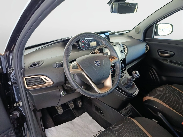 7 - Lancia Ypsilon Ypsilon 1.0 firefly hybrid Alberta Ferretti s&s 70cv