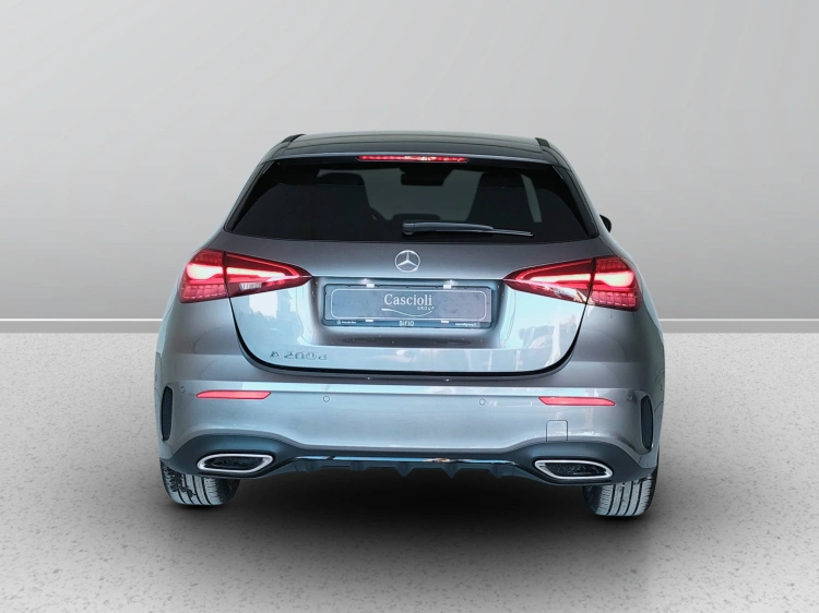 4 - Mercedes-Benz Classe A 200 d Automatic