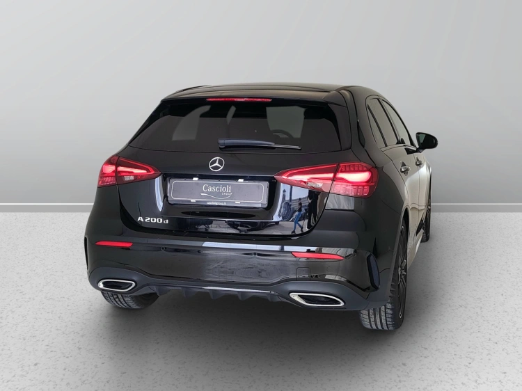 6 - Mercedes-Benz Classe A 200 d AMG Line Premium Plus auto