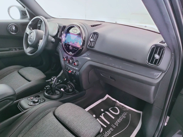 10 - MINI Countryman Mini Countryman 1.5 One Hype auto