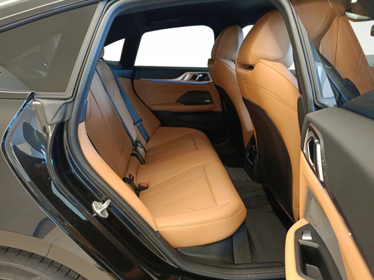 10 - BMW i4 M BMW i4 M60 xDrive Gran Coupé