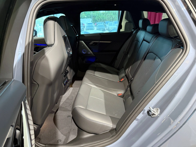 22 - BMW M M5 M5 Touring