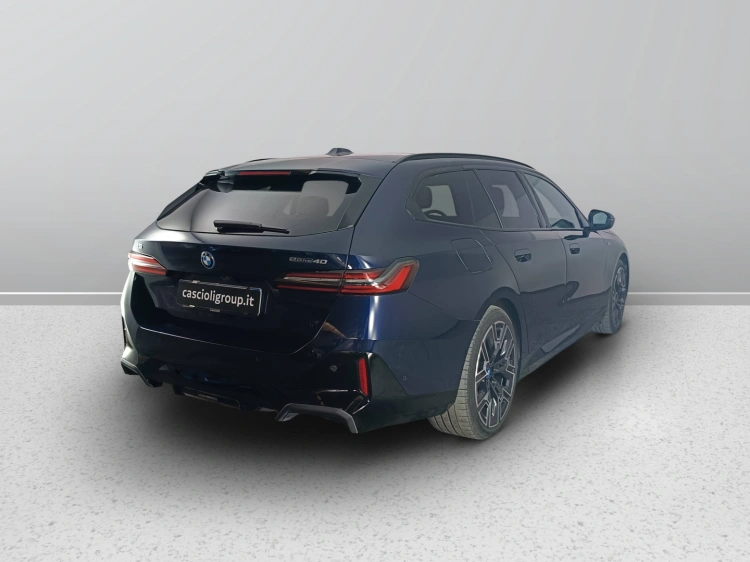 5 - BMW i5 BMW i5 eDrive40 Touring