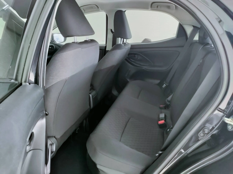 11 - Toyota Yaris Yaris 1.5h Active