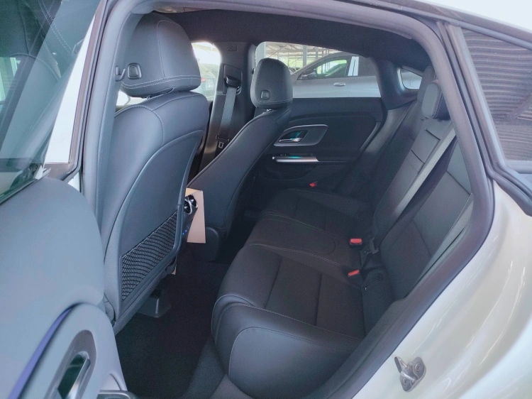 11 - Mercedes-Benz CLA 180
