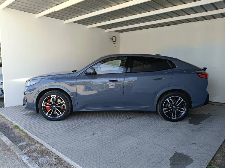 6 - BMW iX2 iX2 edrive 20 MSport Pro