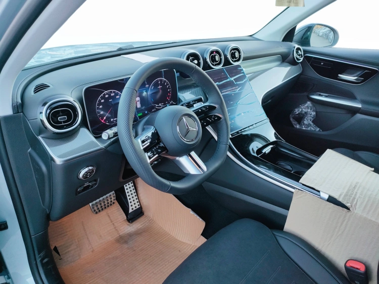 10 - Mercedes-Benz GLC 300 de 4MATIC