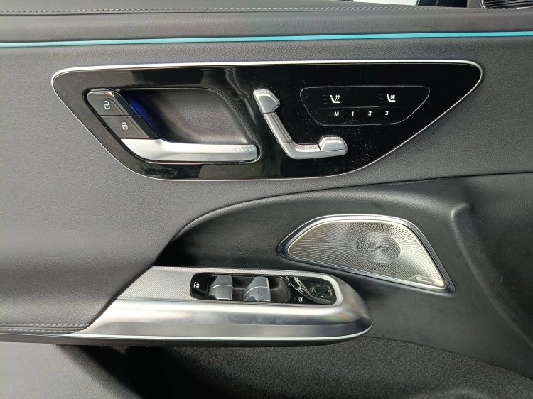 16 - Mercedes-Benz Classe E SW 220 d AMG Line Premium Plus auto