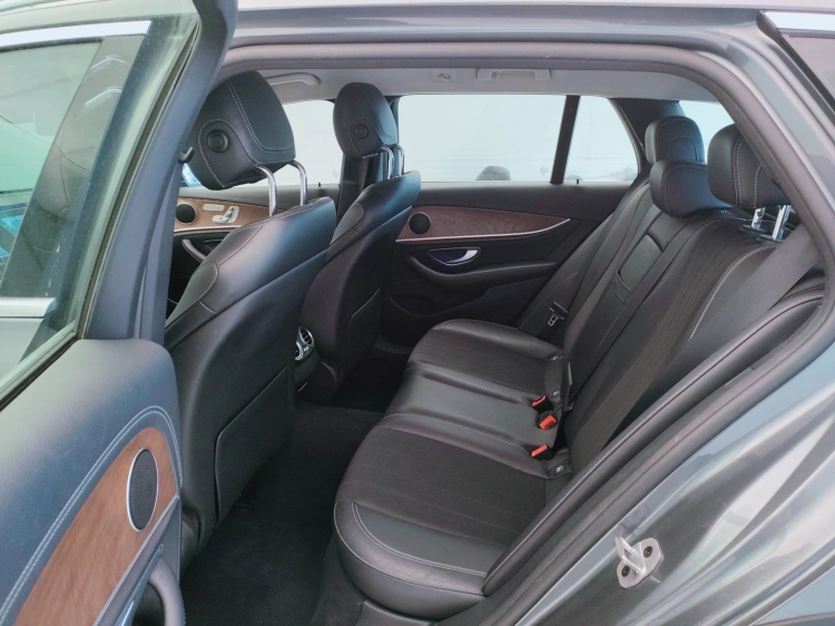 11 - Mercedes-Benz Classe E SW All-Terrain 220 d Premium 4matic auto