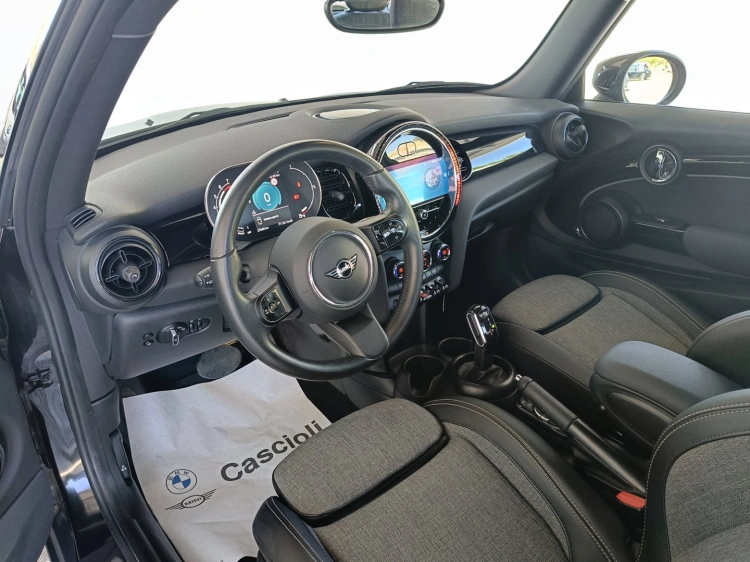 7 - MINI Cooper Mini 3p 1.5 Cooper Classic auto