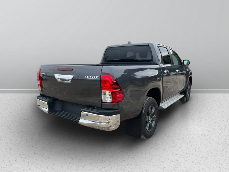 5 - Toyota Professional Hilux HILUX 2.4D A DC 4WD LNG MY24