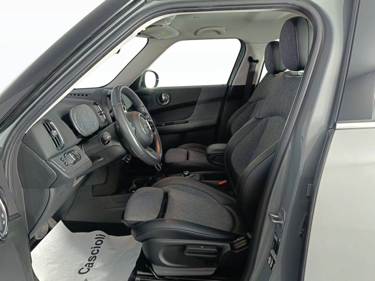8 - MINI Countryman Mini Countryman 1.5 One Classic auto