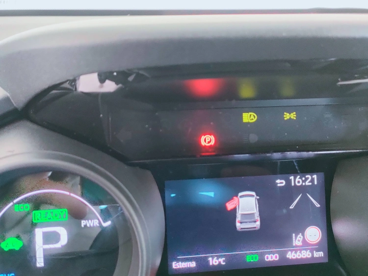 15 - Toyota Yaris Yaris 1.5h Trend