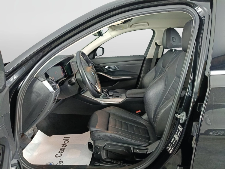 8 - BMW Serie 3 320d Touring mhev 48V xdrive Luxury auto