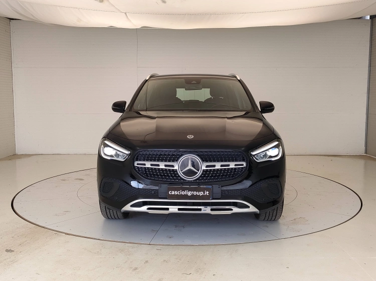 2 - Mercedes-Benz GLA 180 d Sport auto