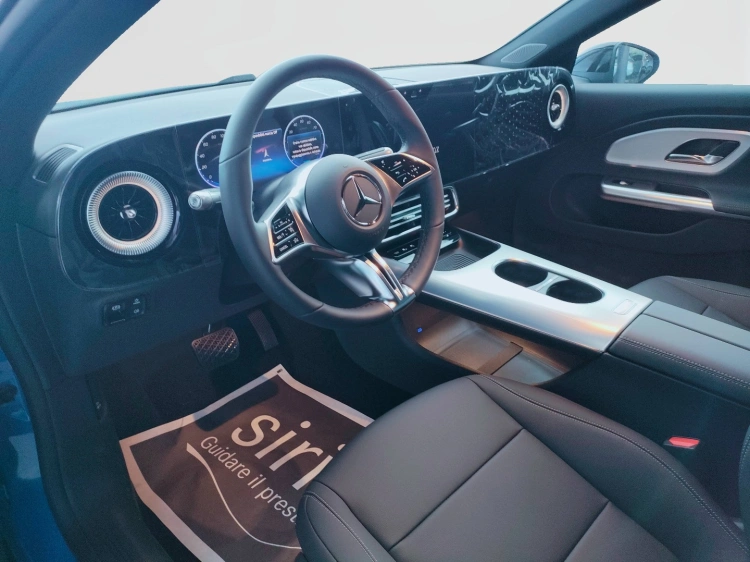 8 - Mercedes-Benz CLA 250+ con tecnologia EQ
