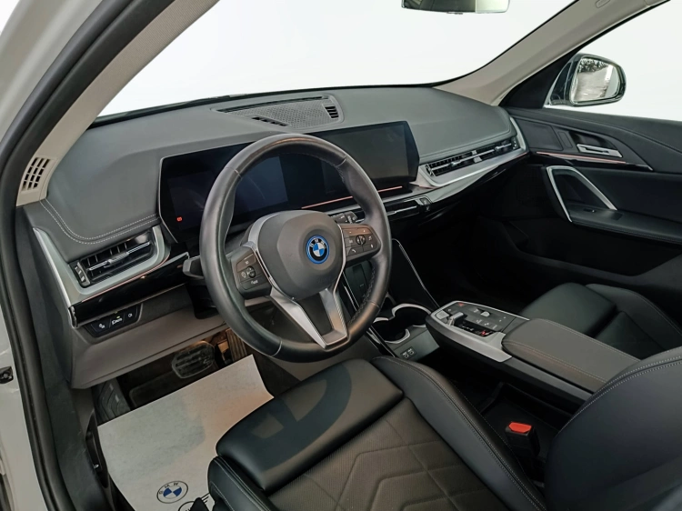 8 - BMW X1 X1 xDrive25e